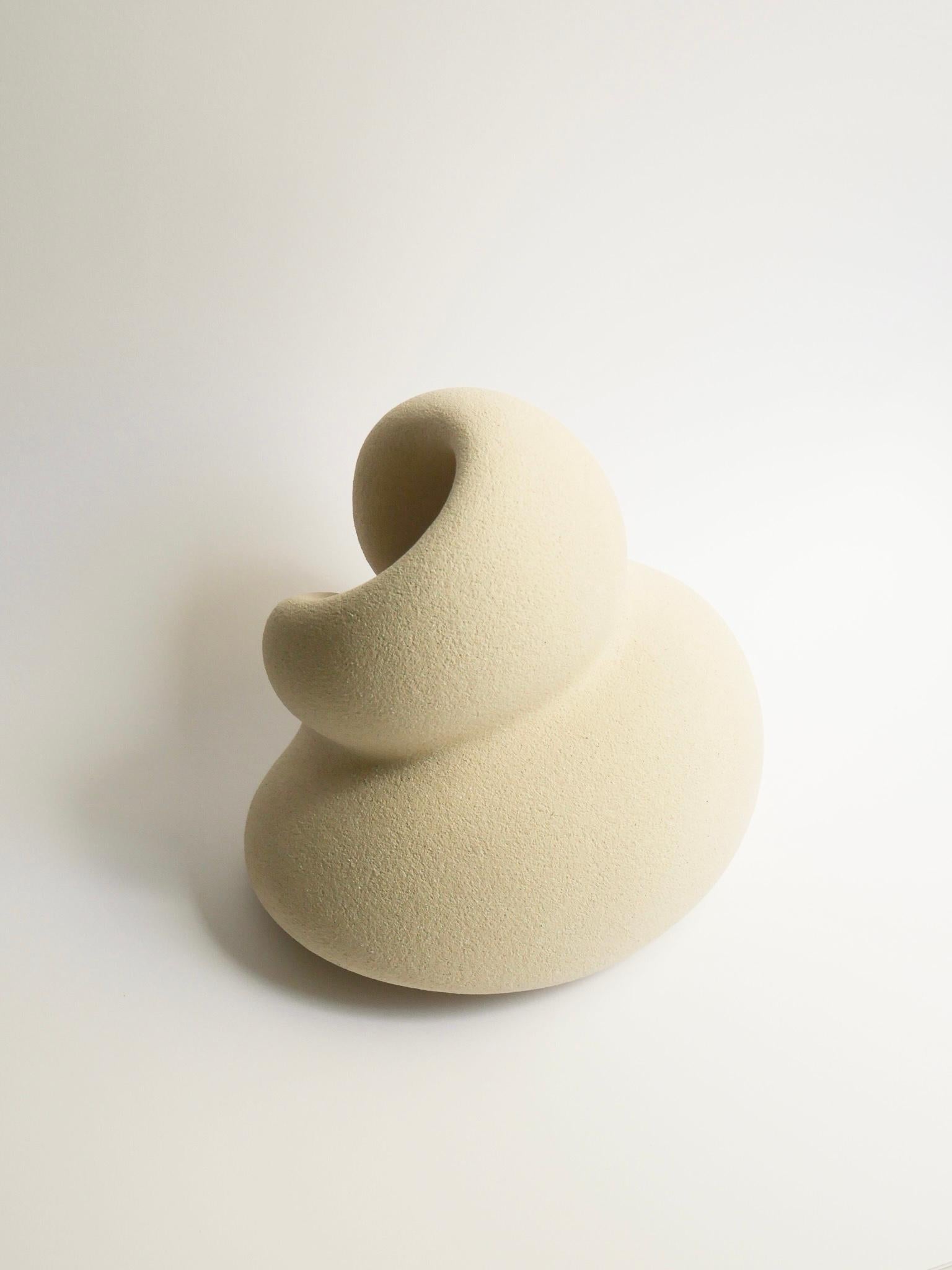 Stoneware Clay, Body I Sculpture by Aleksandra Krasnopolska In New Condition For Sale In Geneve, CH
