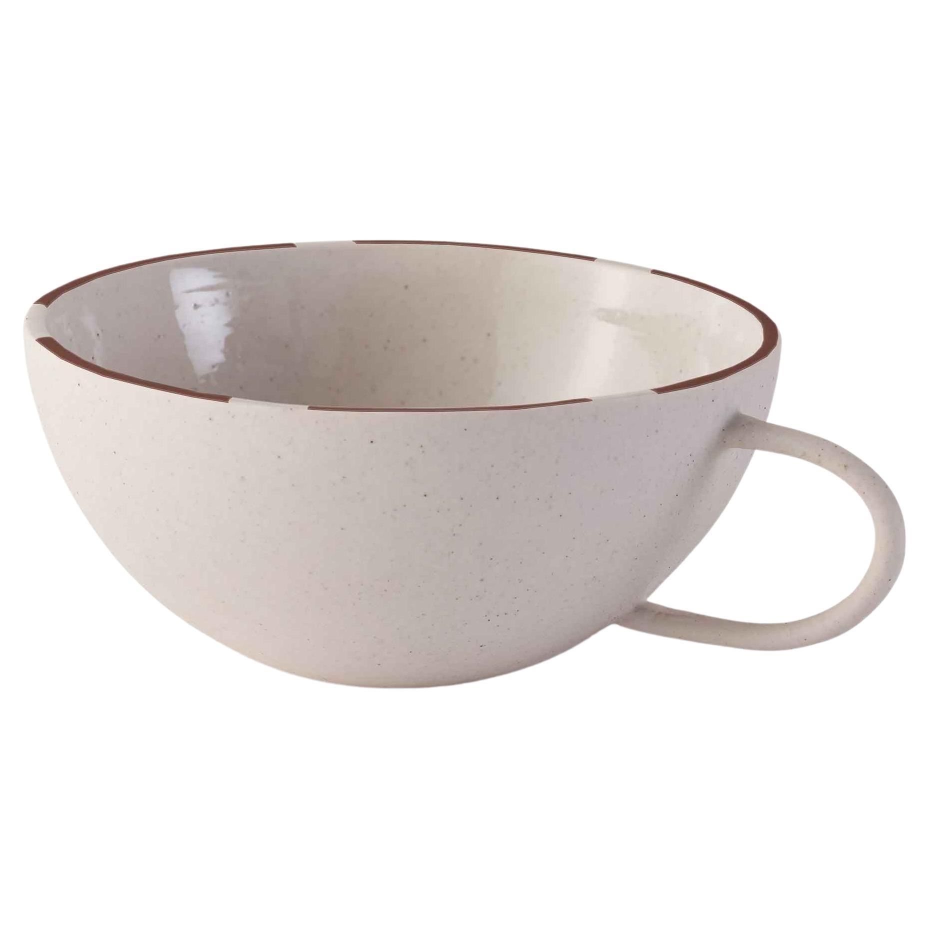 Tasse en grès moulé à la main de couleur pierre au Royaume-Uni en vente