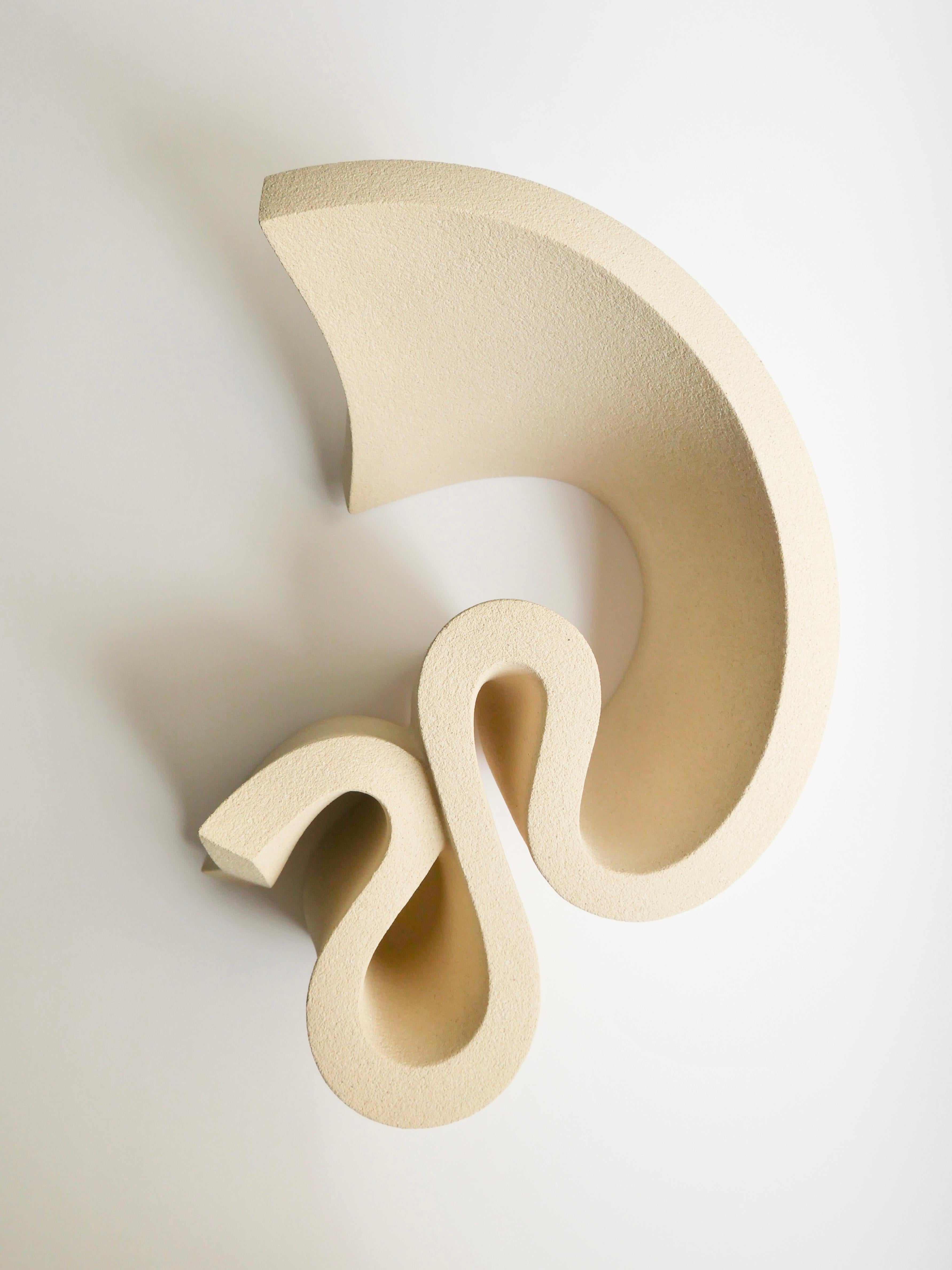 Stoneware Clay, Ribbon Vase I by Aleksandra Krasnopolska In New Condition For Sale In Geneve, CH