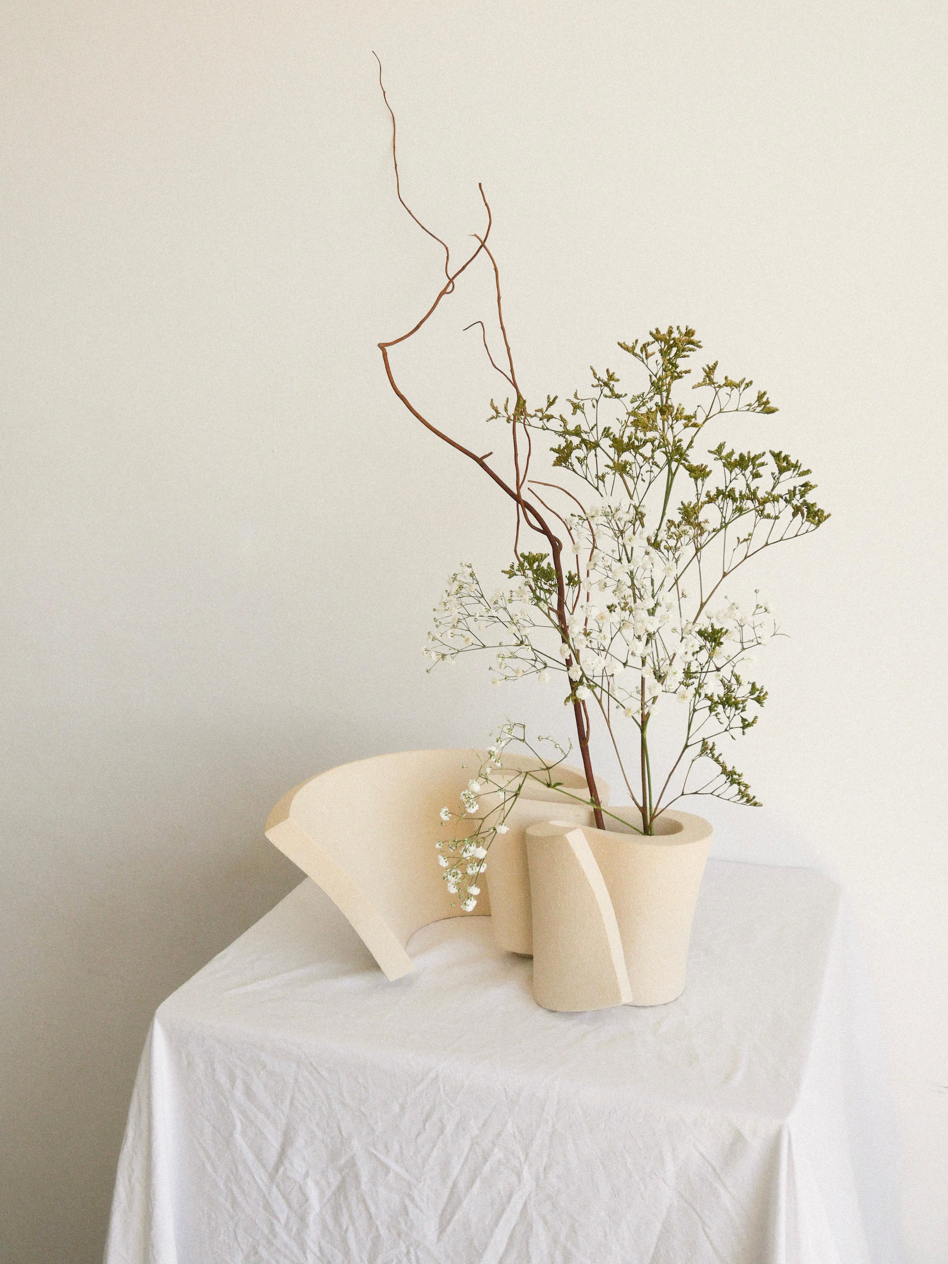 Stoneware Clay, Ribbon Vase I by Aleksandra Krasnopolska For Sale 1