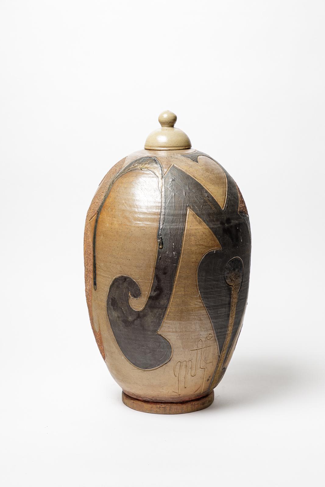French Stoneware covered pot by Georges Martin,  circa 1970-1980. For Sale