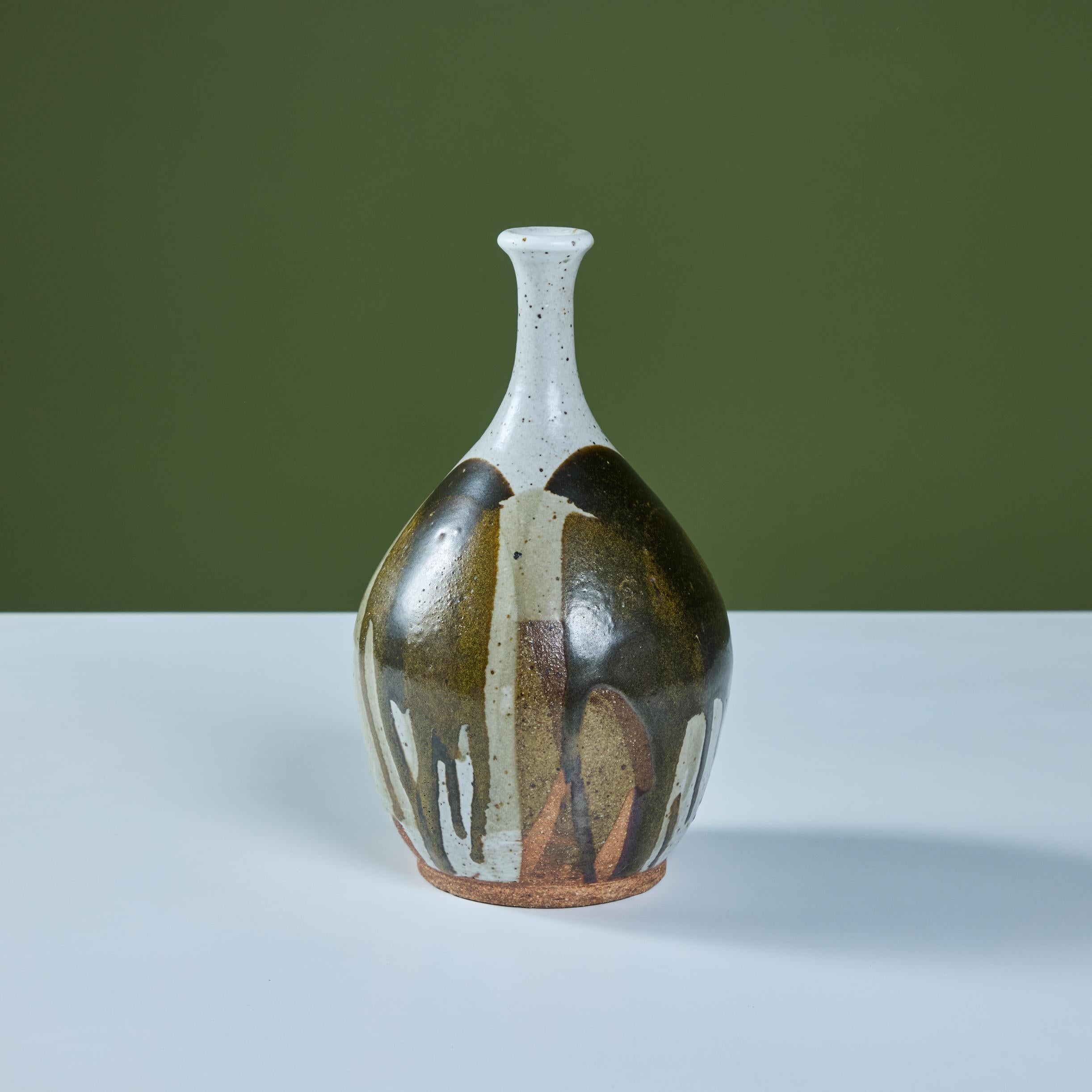 Vase en grès à glaçure goutte à goutte Excellent état - En vente à Los Angeles, CA