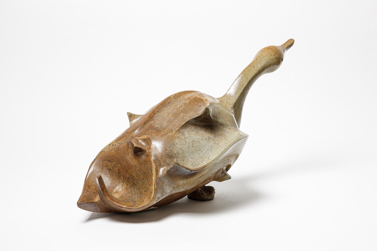 Français Sculpture de canard en grès de Georges Martin,  circa 1970-1980. en vente