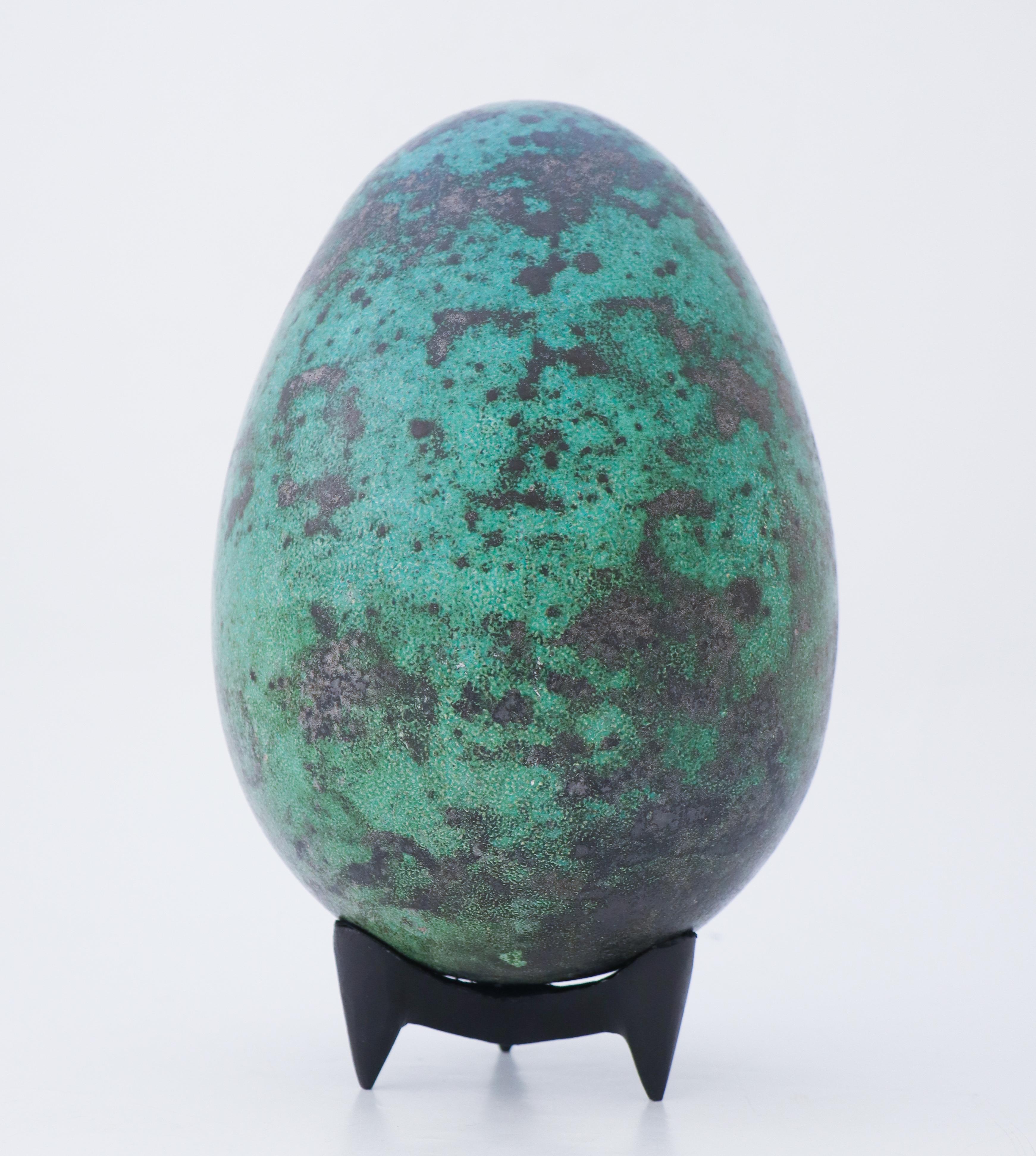 Egg designed by the Swedish ceramicist Hans Hedberg, who lived and worked in Biot, France. This egg is 30 cm (12