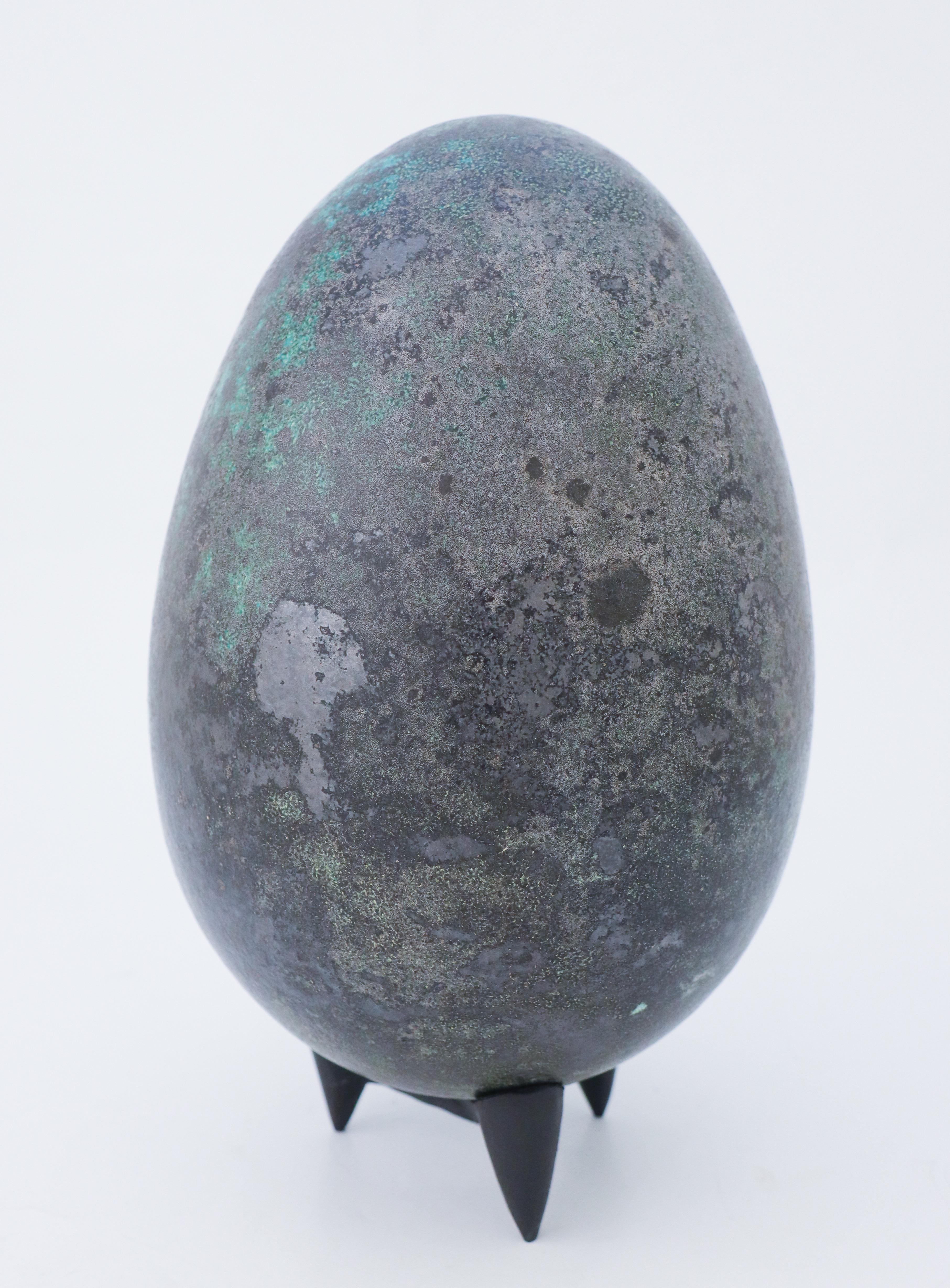 Stoneware Egg Green & Black-Tone Glaze by Hans Hedberg, Biot, France In Excellent Condition For Sale In Stockholm, SE