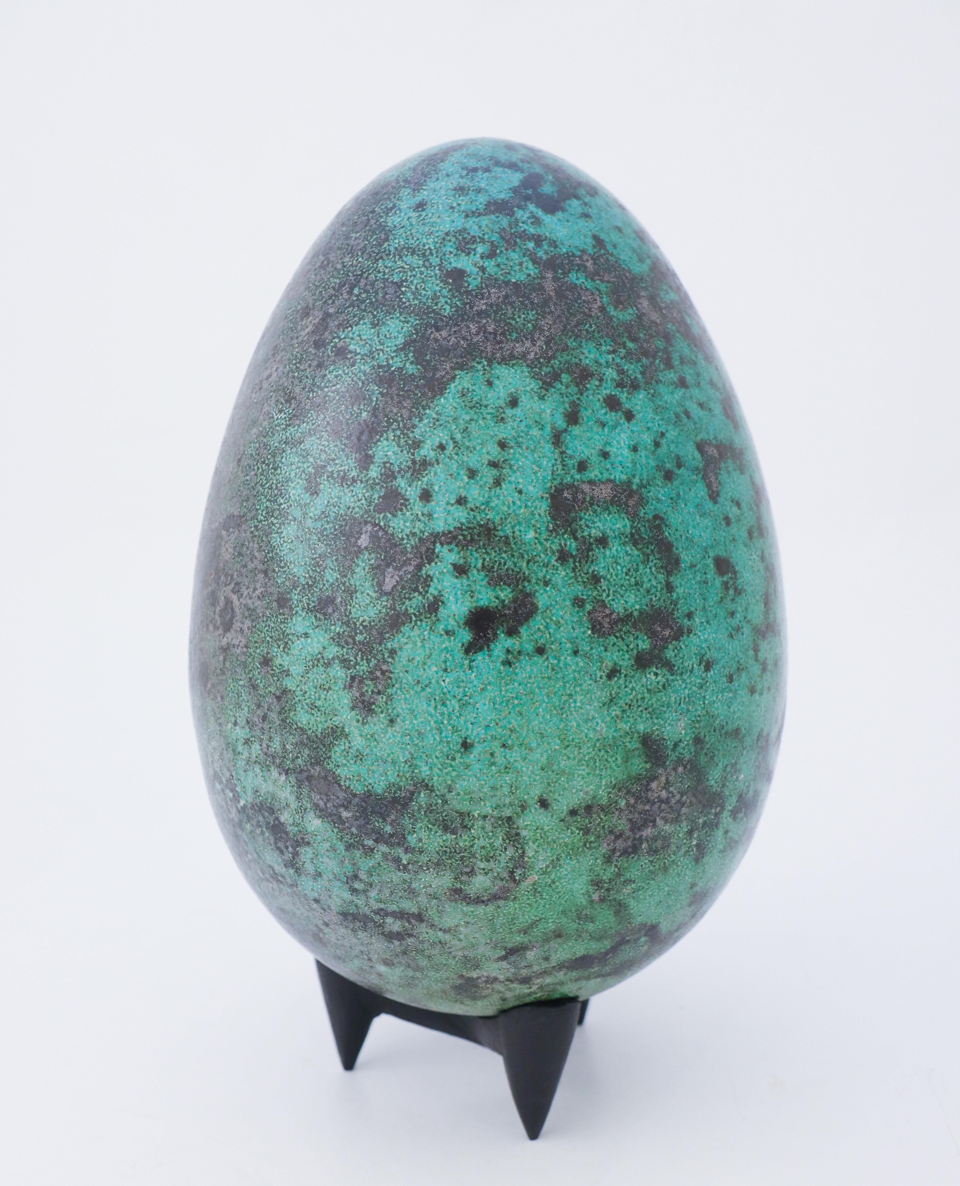 Mid-20th Century Stoneware Egg Green & Black-Tone Glaze by Hans Hedberg, Biot, France For Sale
