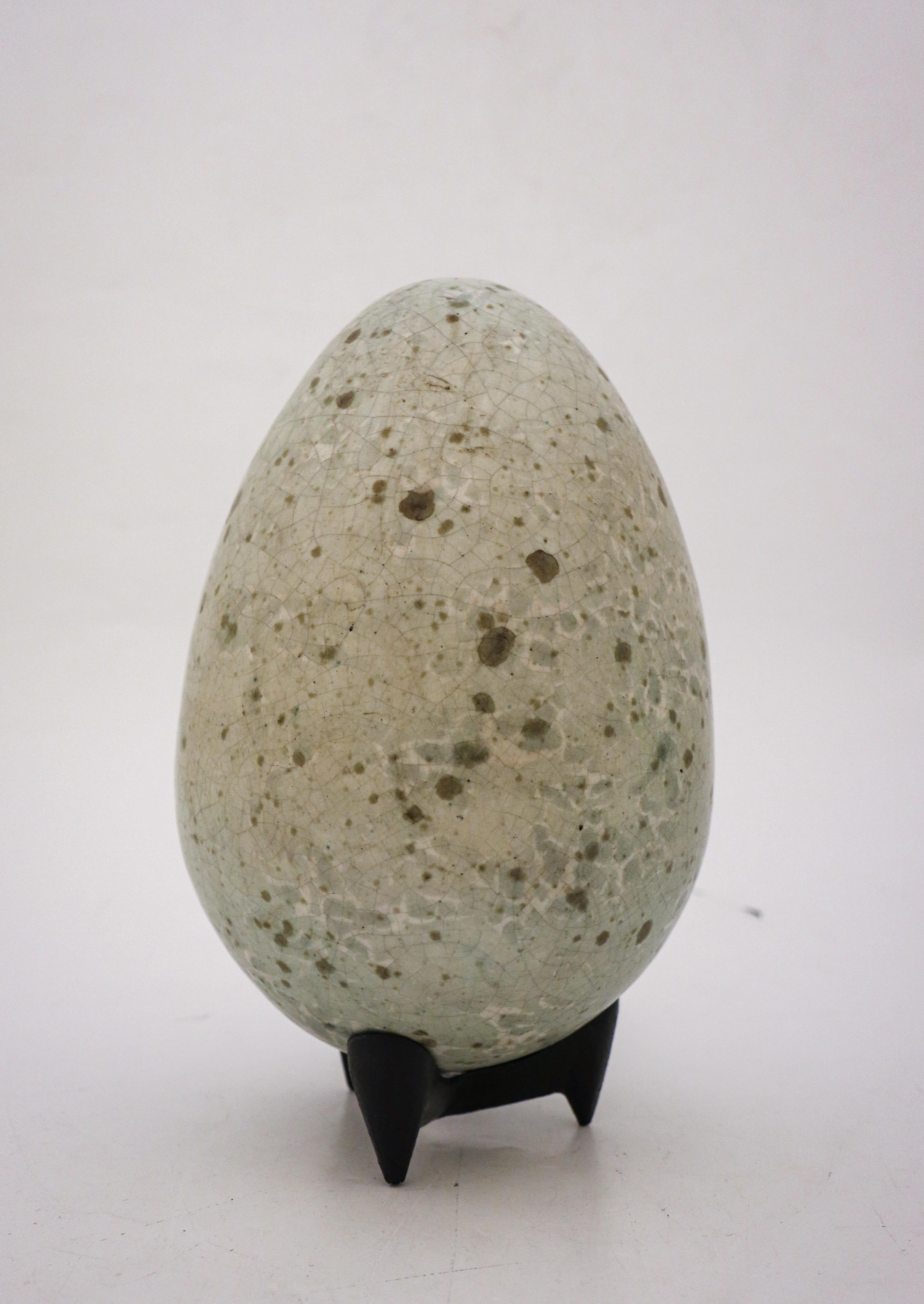 Mid-20th Century Stoneware Egg Sculpture Gray & Green by Hans Hedberg, Biot, France For Sale
