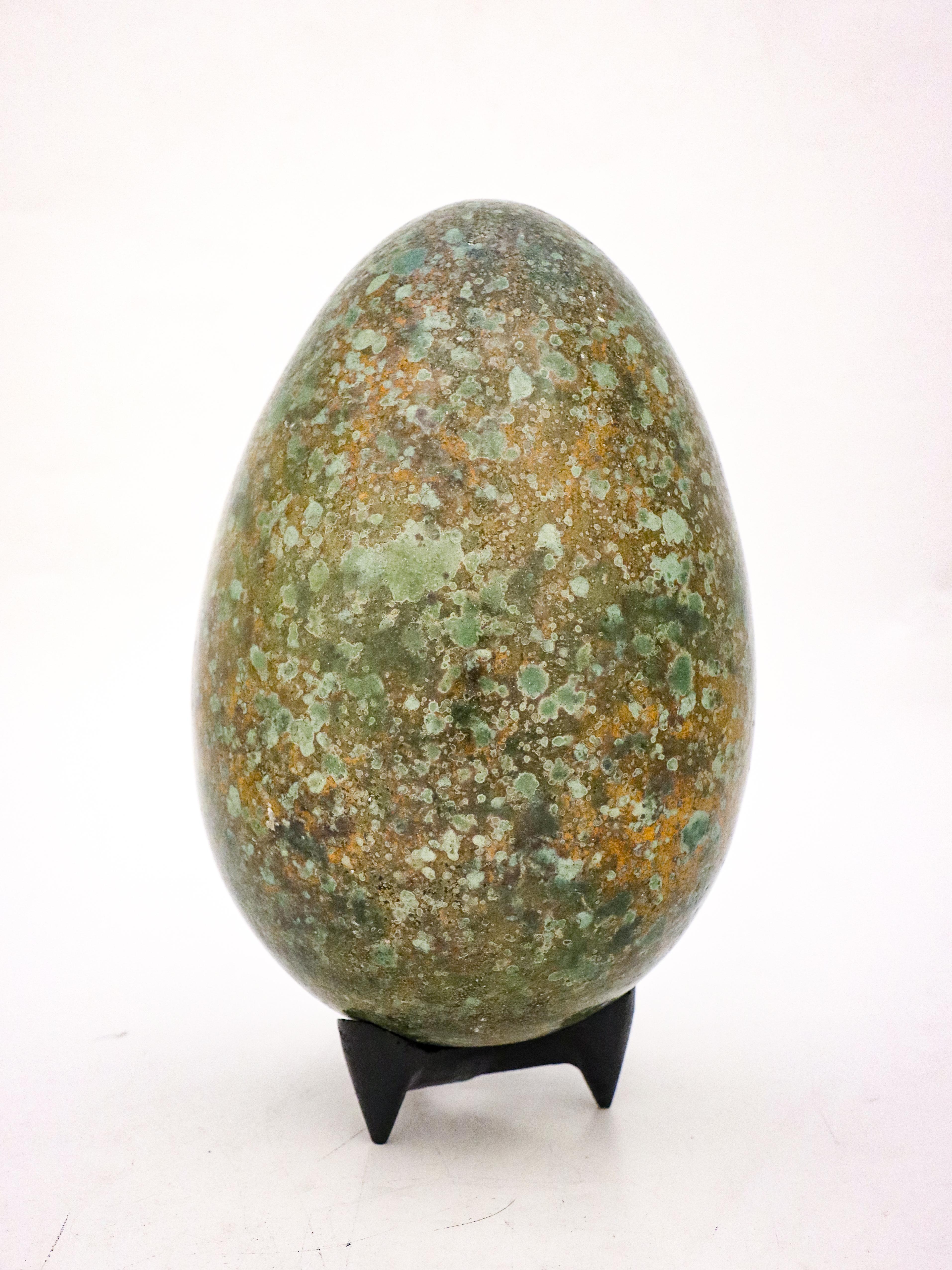 Francese Uovo scultura in gres Greene & Greene di Hans Hedberg Mid-Century Modern in vendita