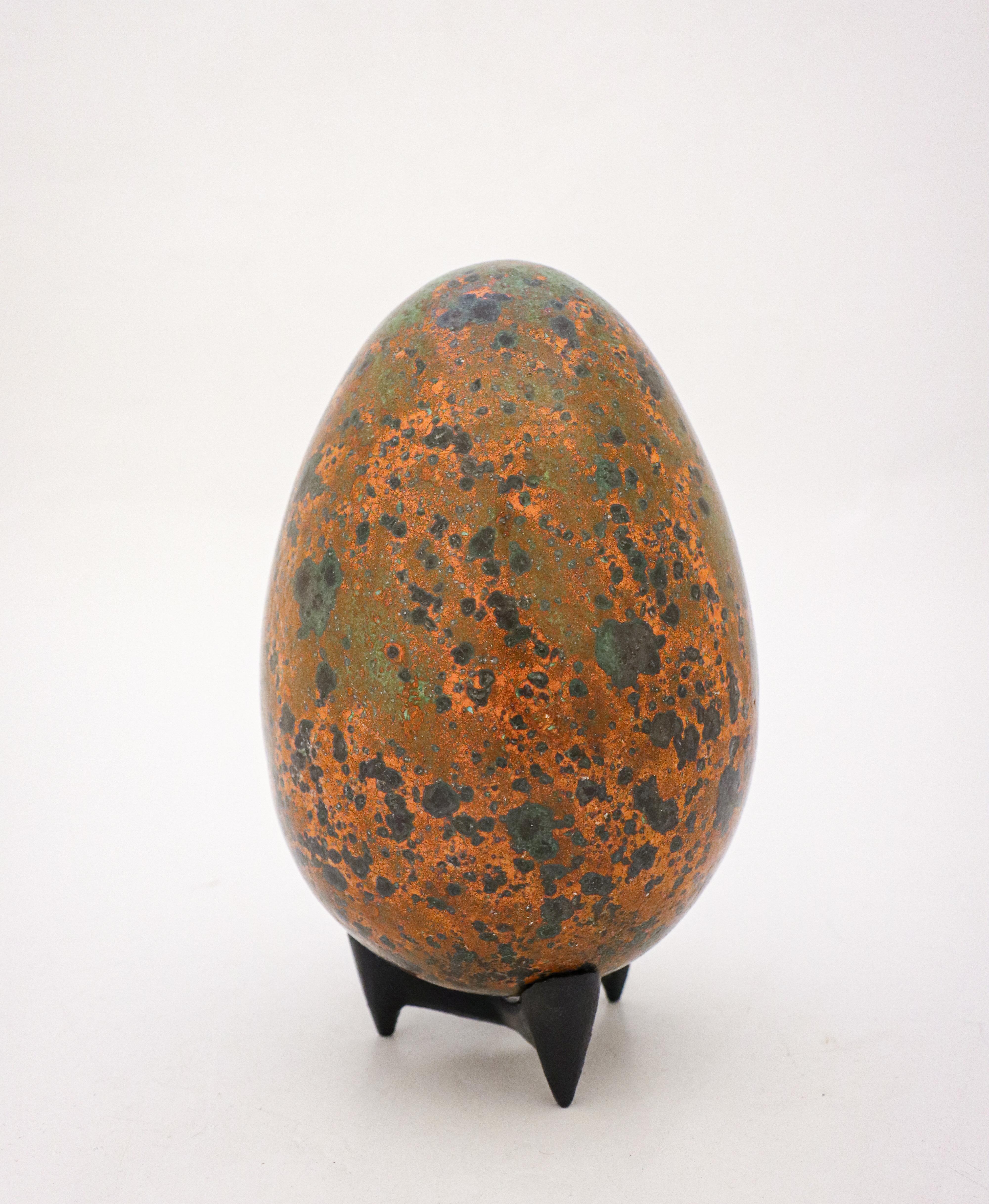 Stoneware Egg Sculpture Orange/Brown/Green by Hans Hedberg, Biot, France In Excellent Condition For Sale In Stockholm, SE