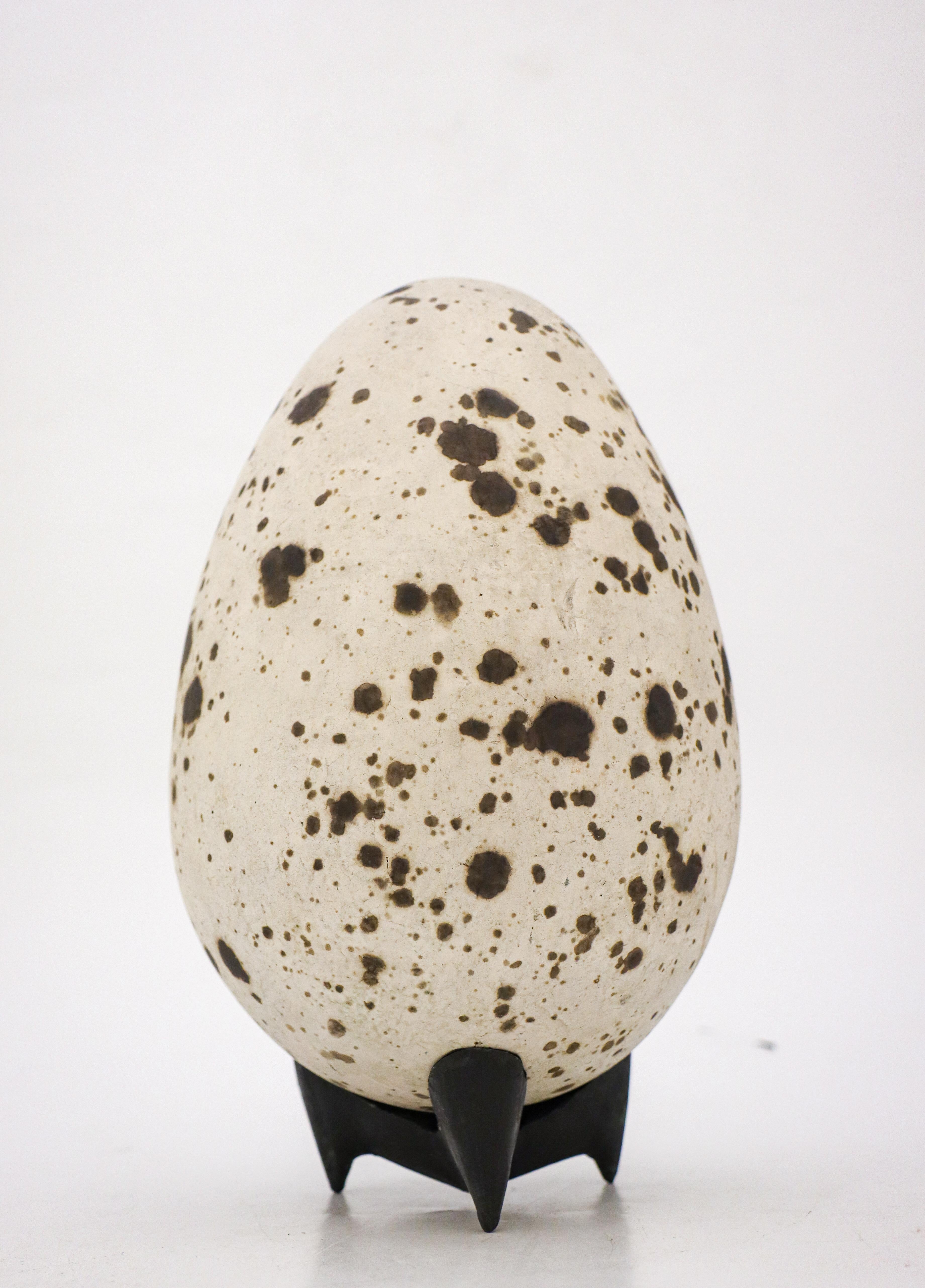 concrete egg