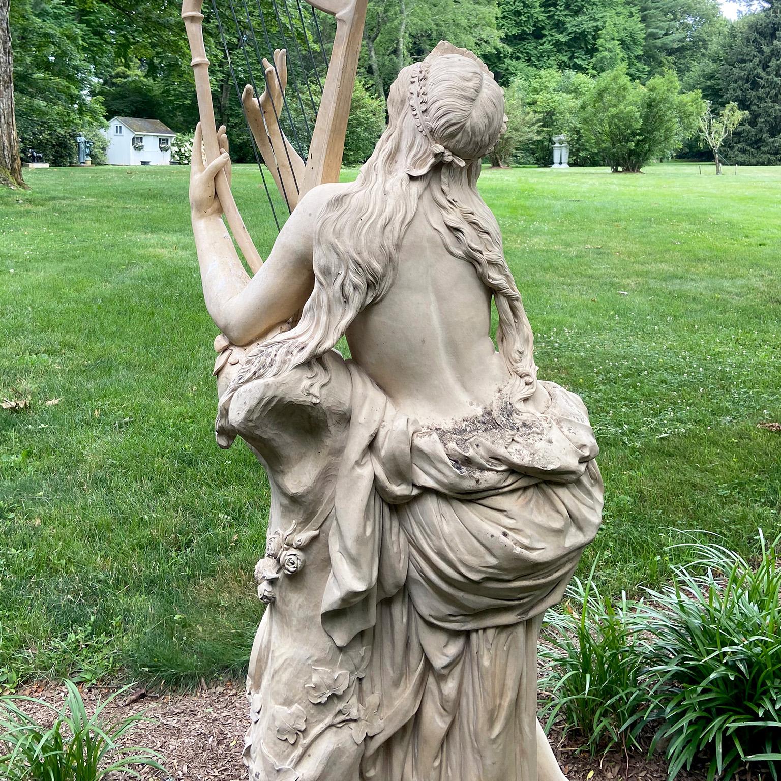 Figurale Steingutstatue von Erin, der Personifizierung Irlands im Angebot 2
