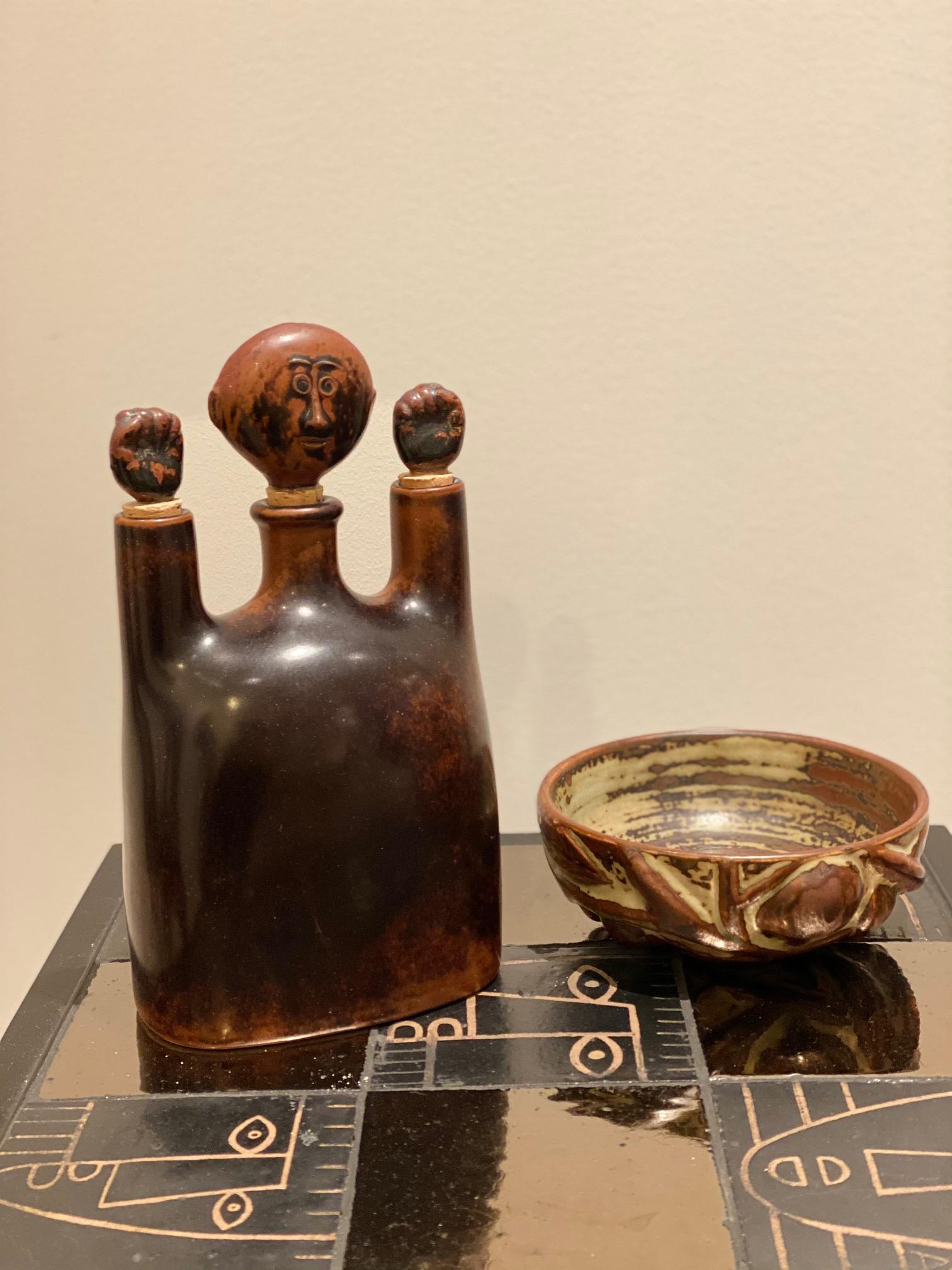 Bottiglia con vaso a figure in gres firmata da Stig Lindberg per Gustavsberg in vendita 1