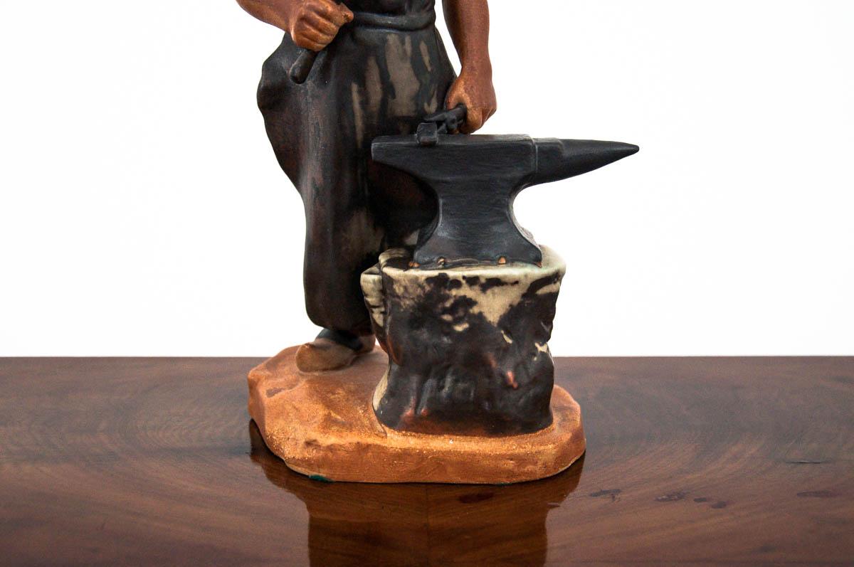 Stoneware Figurine Bing & Grondahl Designed by Axel Locher, No. 2225 In Excellent Condition In Chorzów, PL