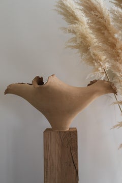 Forme organique Sculpture Jemima en grès de Munier