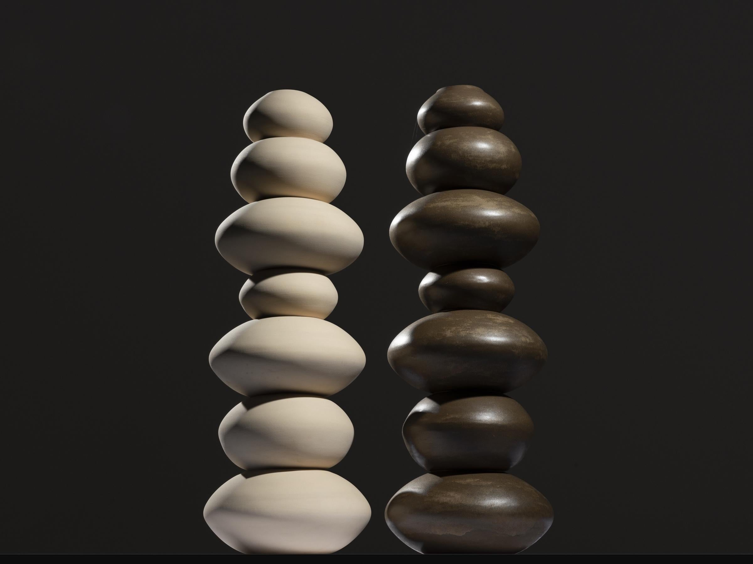 Chacune des pierres KHO symbolise les périodes actuelles de notre vie. Les lacunes qu'il comporte sont définies comme des espaces de respiration. Ces formes, qui peuvent également être appelées pierres d'âme, symbolisent l'état d'esprit actuel de la