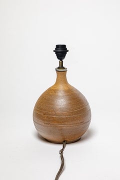 Lampe en grès à décor géométrique de Georges Martin, vers 1970-1980.