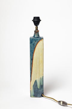 Lámpara de gres con decoración geométrica de Georges Martin, hacia 1970-1980.