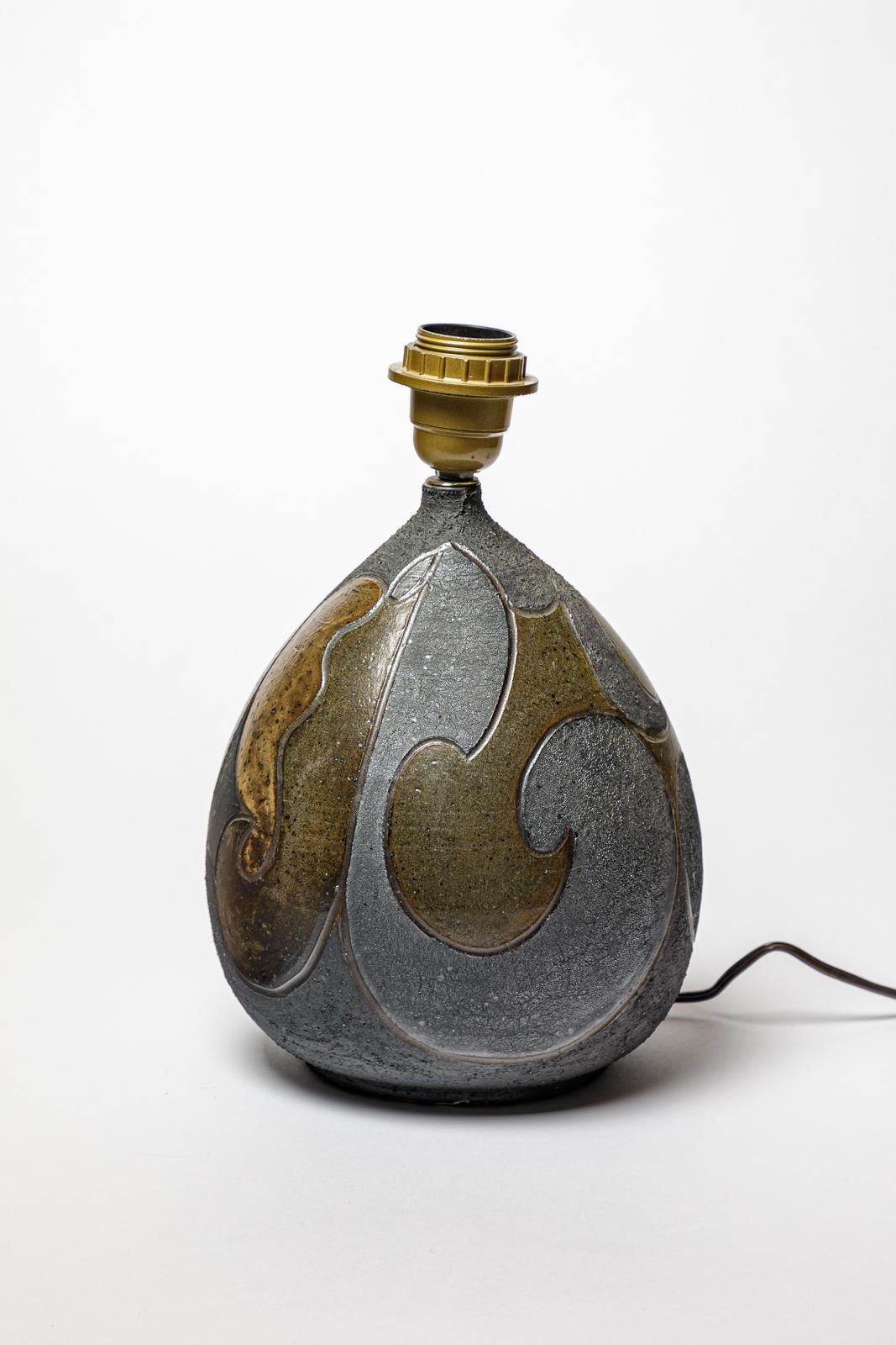 Beaux-Arts Lampe en grès à décor géométrique de Georges Martin, vers 1970-1980. en vente