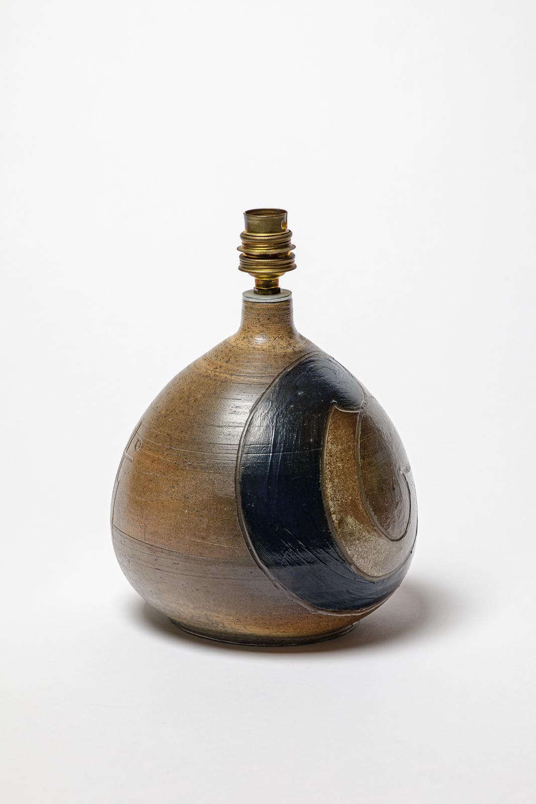 Beaux-Arts Lampe en grès à décor géométrique de Georges Martin, vers 1970-1980. en vente