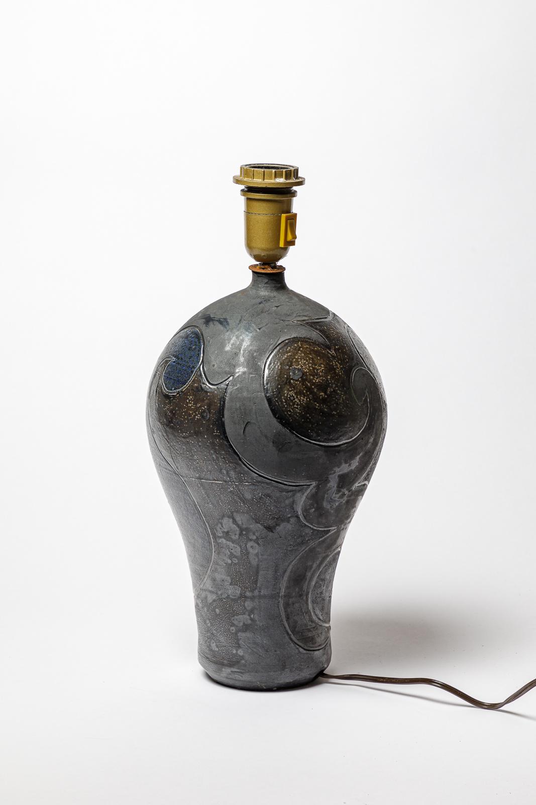 Beaux-Arts Lampe en grès à décor géométrique de Georges Martin, vers 1970-1980. en vente