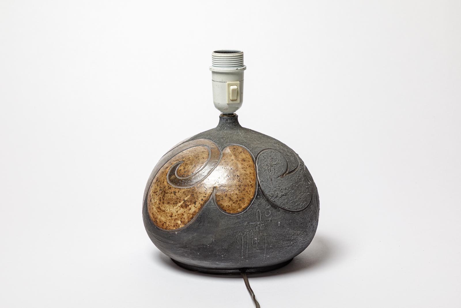 Beaux-Arts Lampe en grès à décor géométrique de Georges Martin, vers 1970-1980. en vente