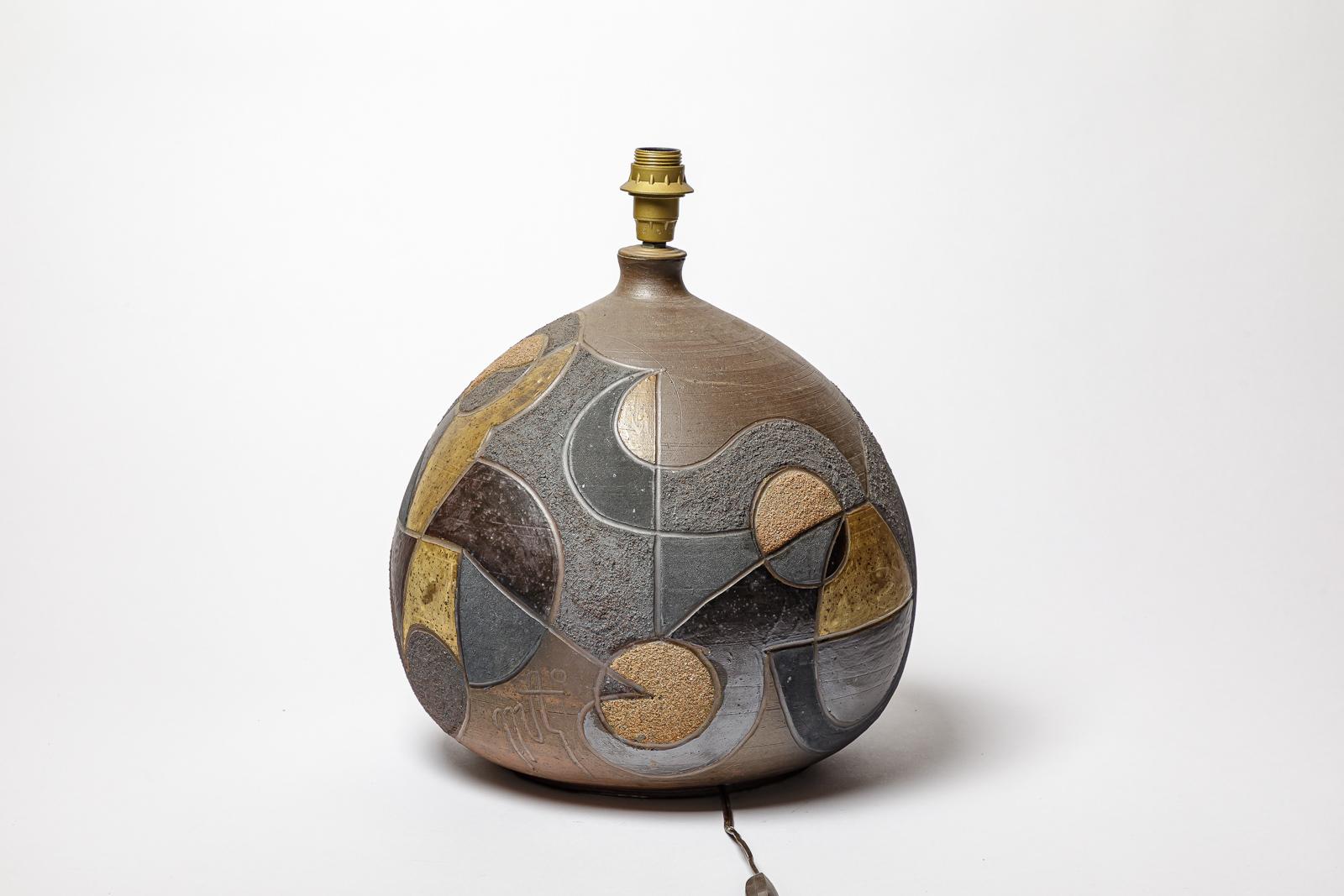Beaux-Arts Lampe en grès à décor géométrique de Georges Martin, vers 1970-1980. en vente
