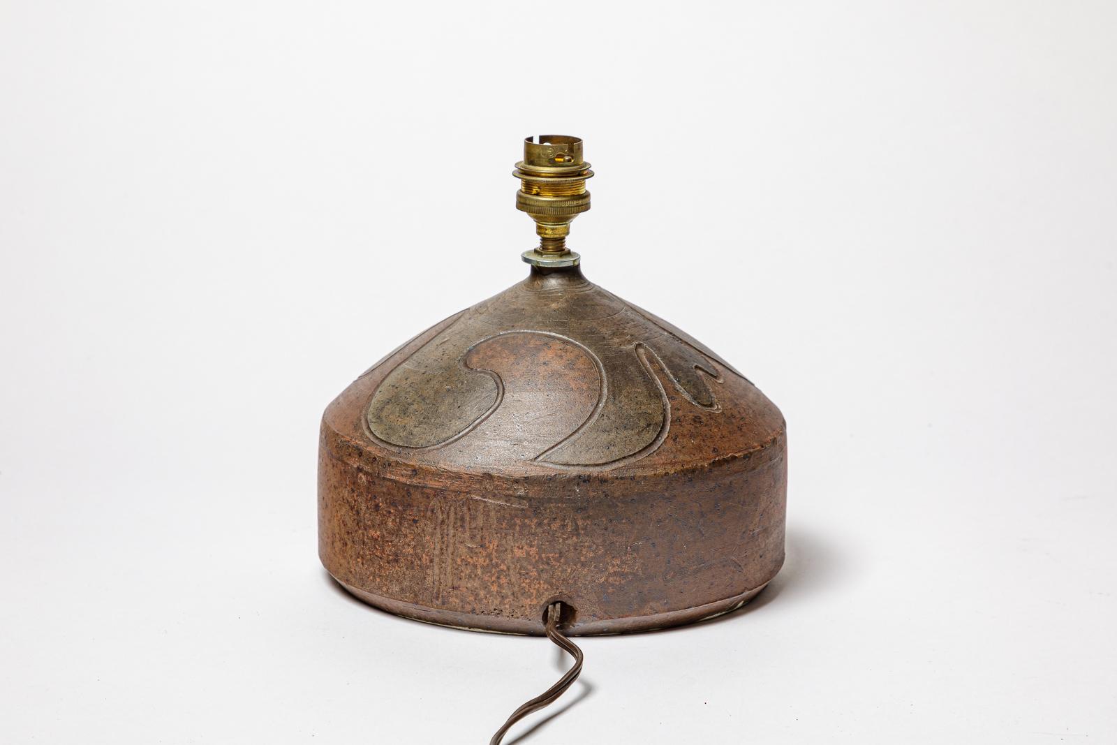 Beaux-Arts Lampe en grès à décor géométrique de Georges Martin, vers 1970-1980. en vente