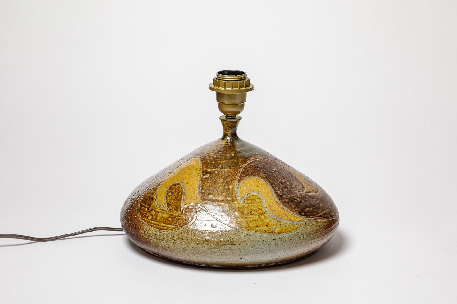 Beaux-Arts Lampe en grès à décor géométrique de Georges Martin, vers 1970-1980. en vente