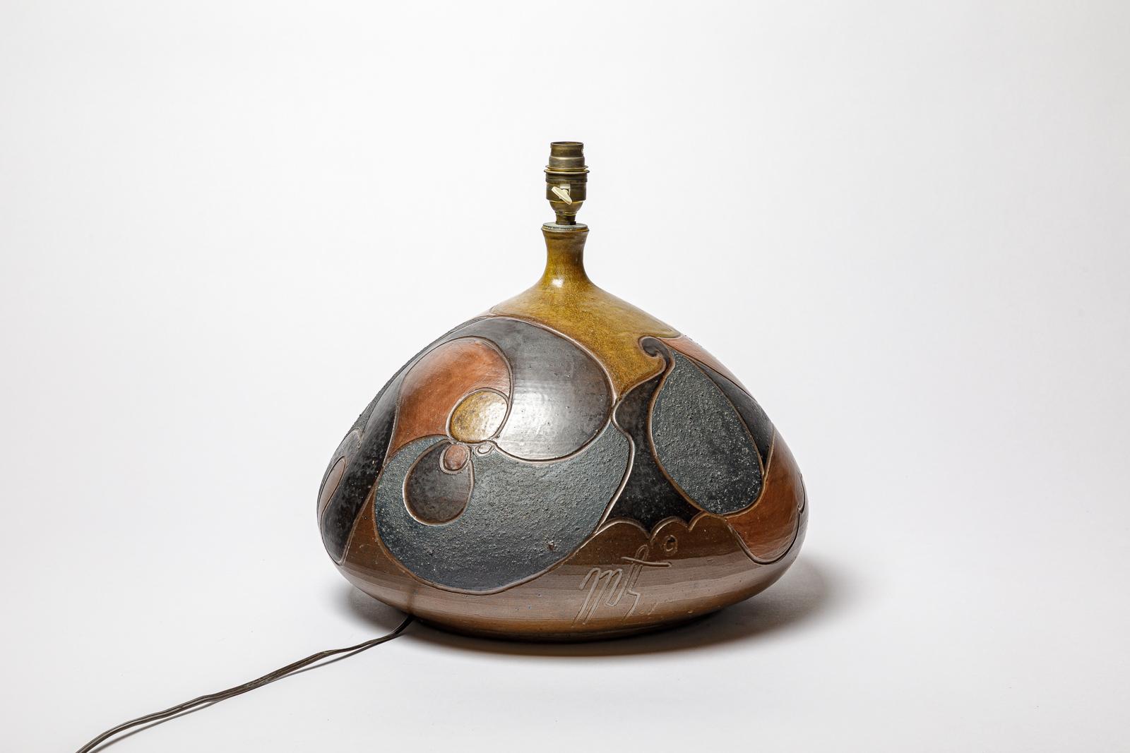 Stoneware lamp with geometric decoration by Georges Martin, circa 1970-1980. In Excellent Condition For Sale In Saint-Ouen, FR