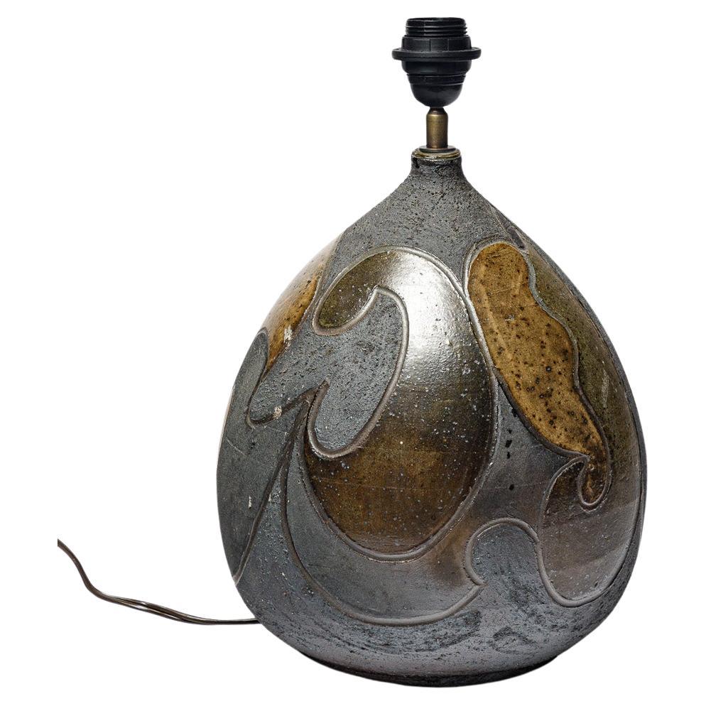 Lampe en grès à décor géométrique de Georges Martin, vers 1970-1980.