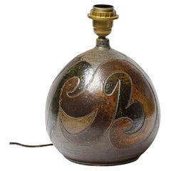 Lampe en grès à décor géométrique de Georges Martin, vers 1970-1980.