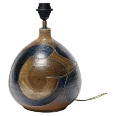 Steingutlampe mit geometrischem Dekor von Georges Martin, um 1970-1980.