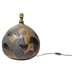 Lampe en grès à décor géométrique de Georges Martin, vers 1970-1980.