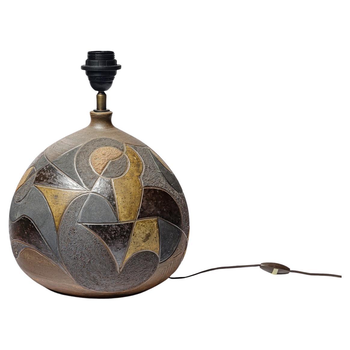 Lampe en grès à décor géométrique de Georges Martin, vers 1970-1980.