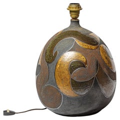 Lampe en grès à décor géométrique de Georges Martin, vers 1970-1980.
