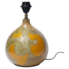 Lámpara de gres con decoración geométrica de Georges Martin, hacia 1970-1980.