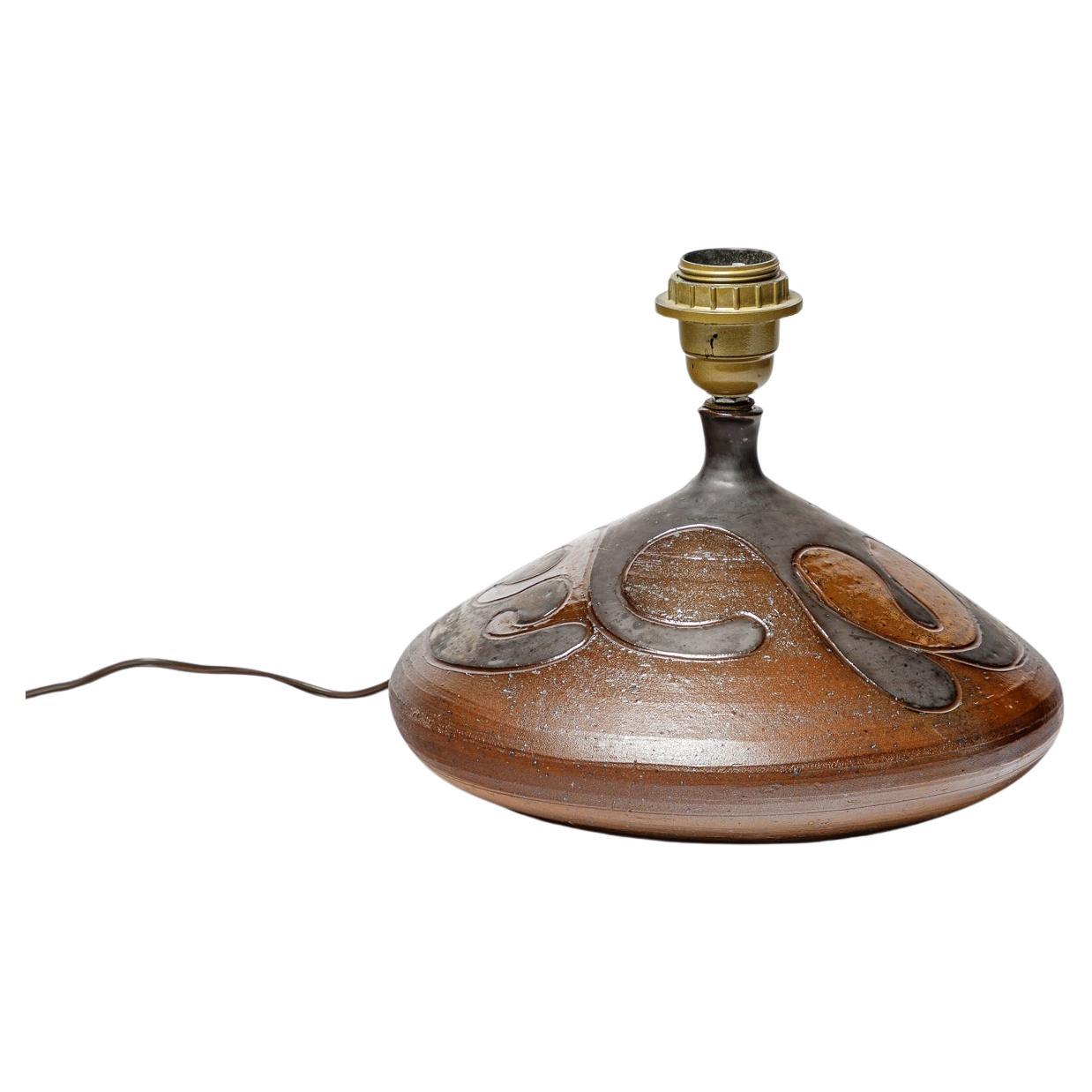 Lampe en grès à décor géométrique de Georges Martin, vers 1970-1980. en vente