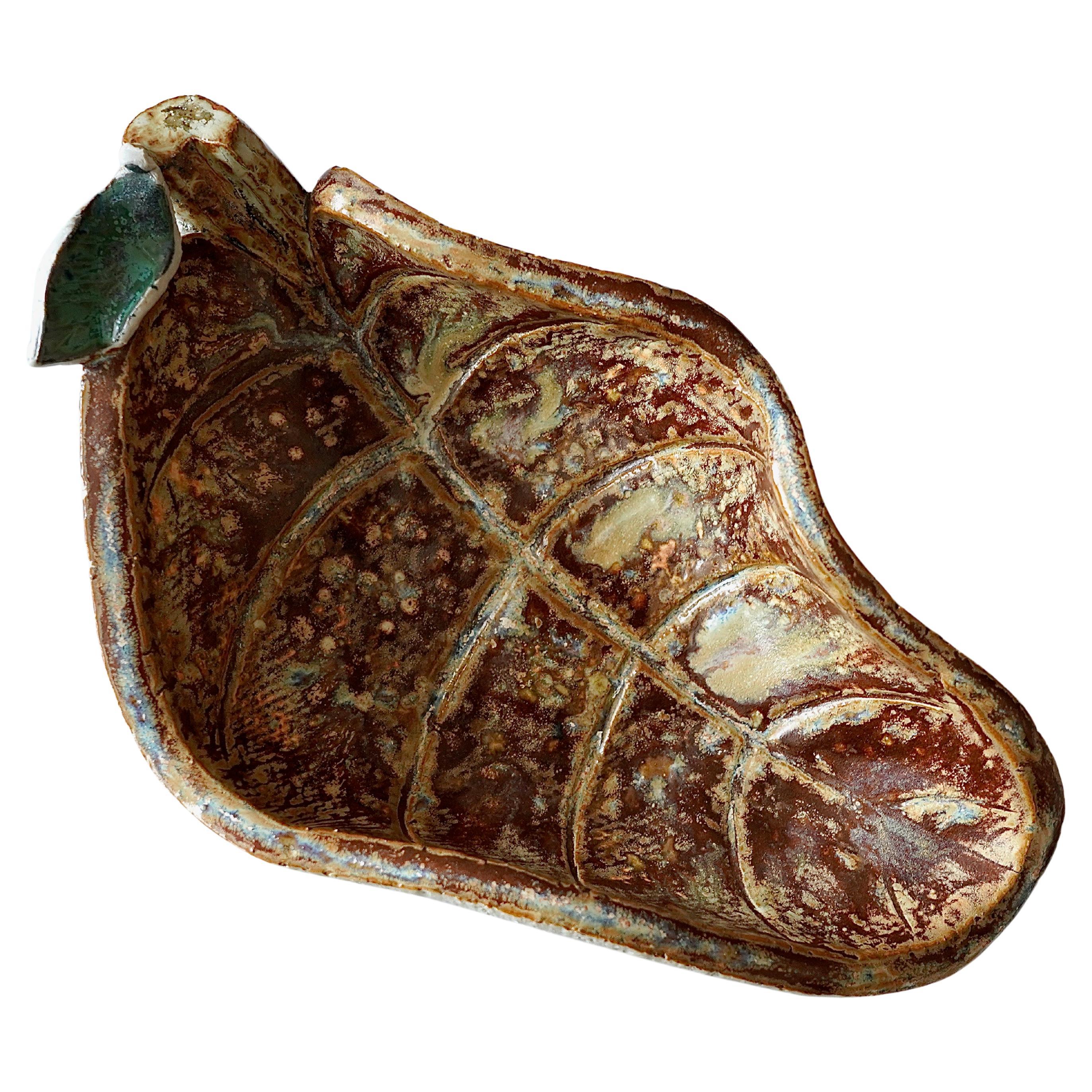 Stoneware Leaf by Tyra Lundgren. Manufacture nationale de Sèvres, 1930s. For Sale