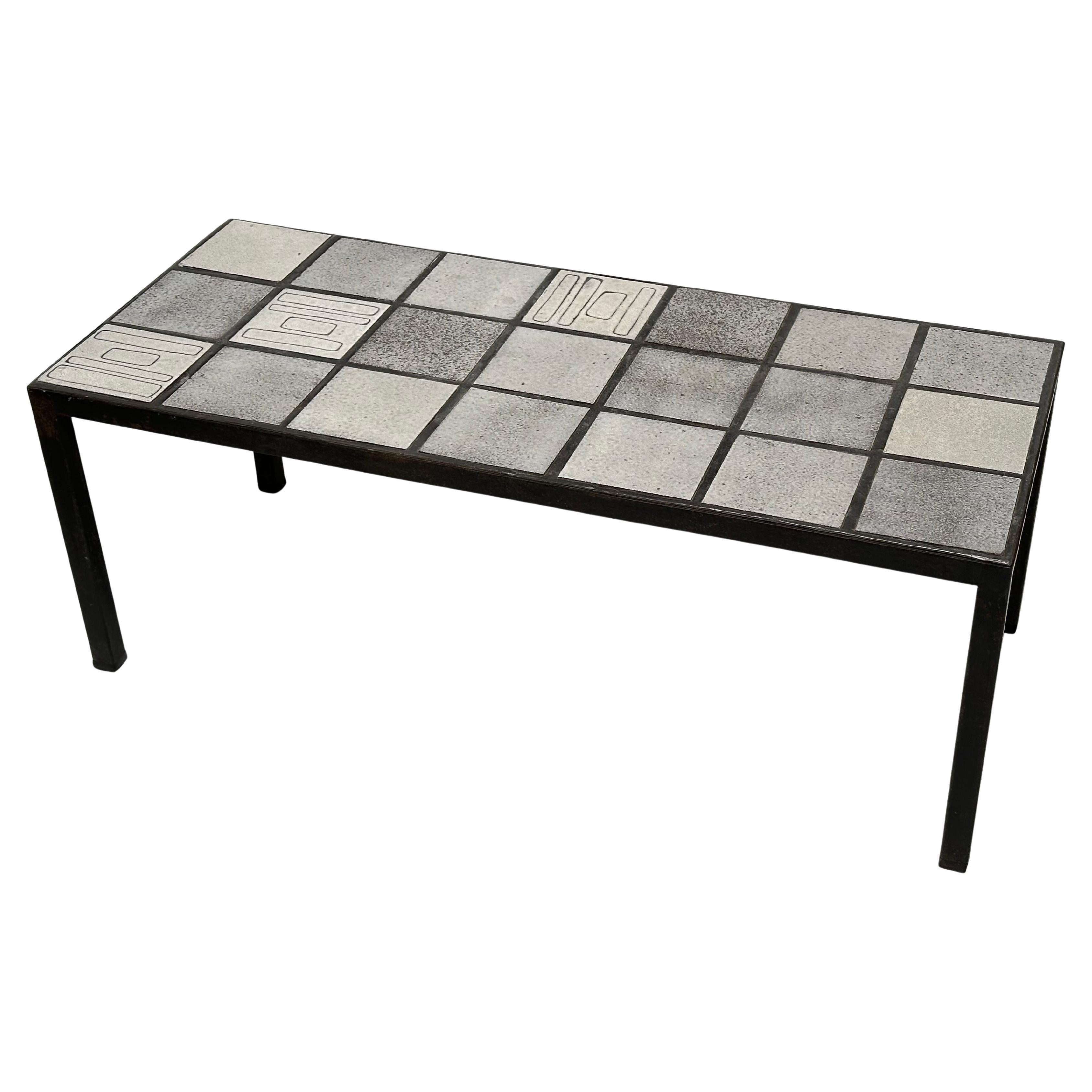 Niedriger Steinguttisch, Nicole Raude, Paris, ca. 1960 im Angebot