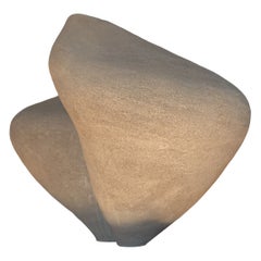Escultura Lumira de Gres Irregular Beige Enrollada a Mano Por Munier