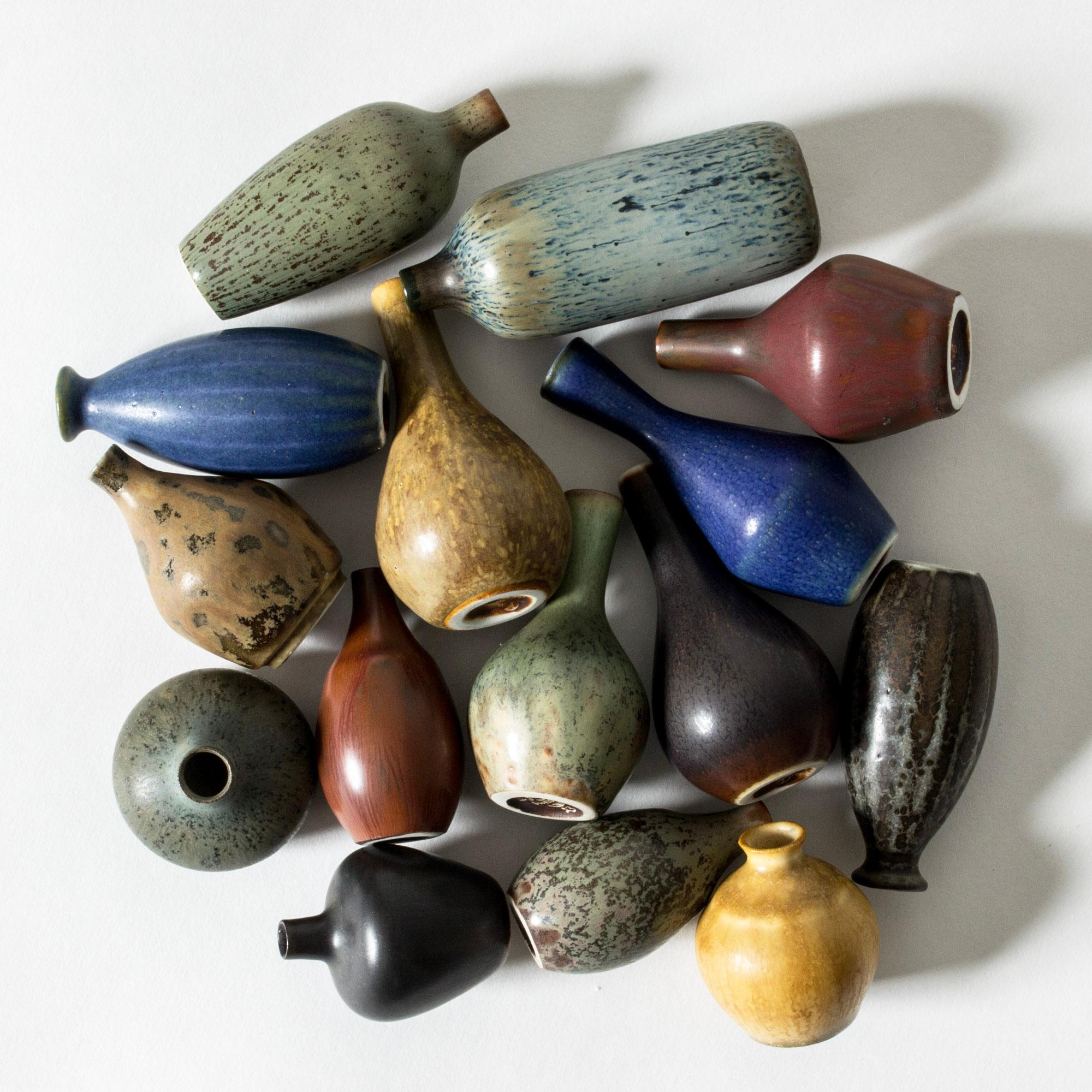 Vase miniature en grès de Carl-Harry Stålhane, Rörstrand, Suède, années 1950 Bon état - En vente à Stockholm, SE