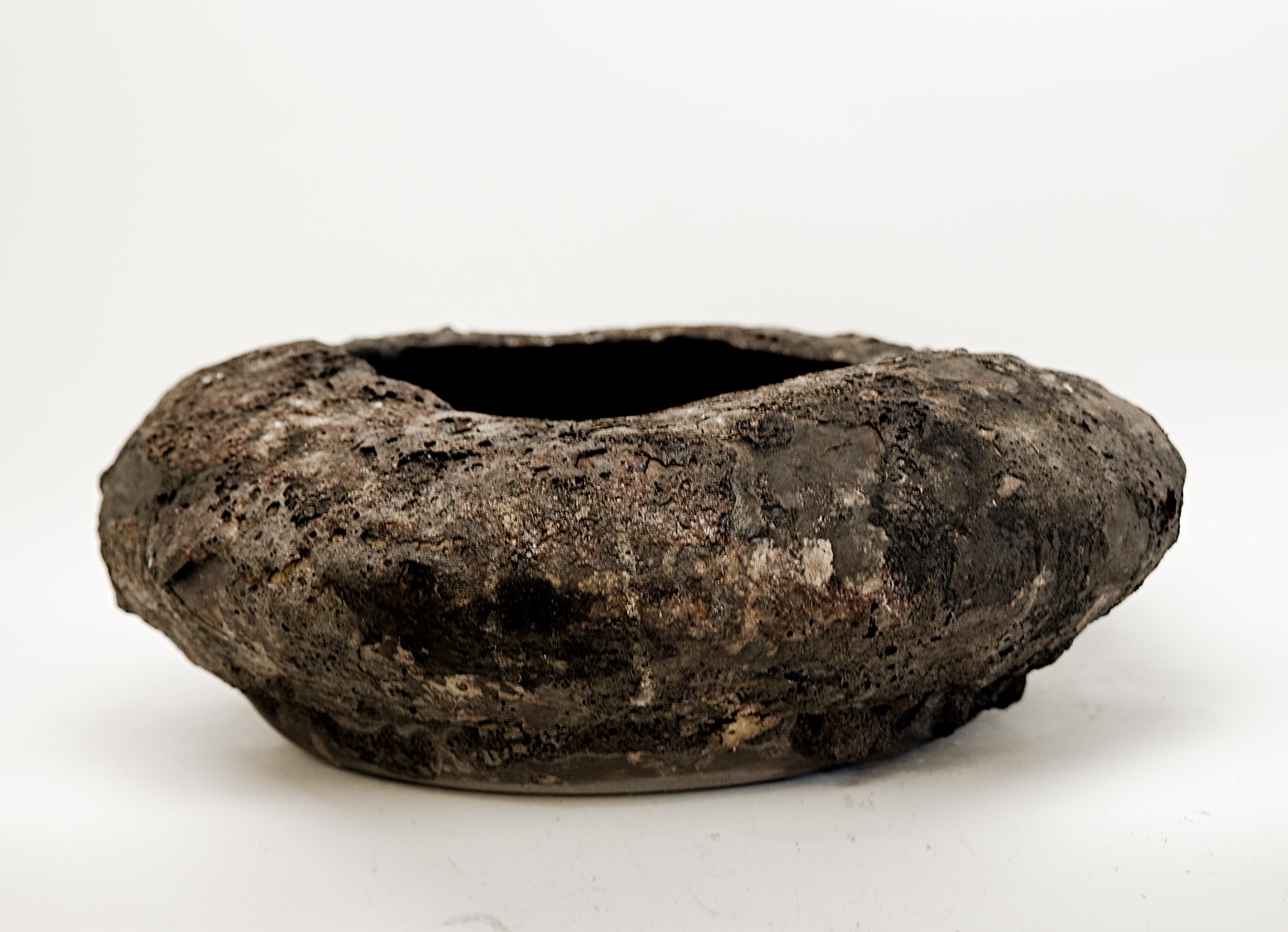 Stoneware  Moody Bowl Lava Granite Textured- 22