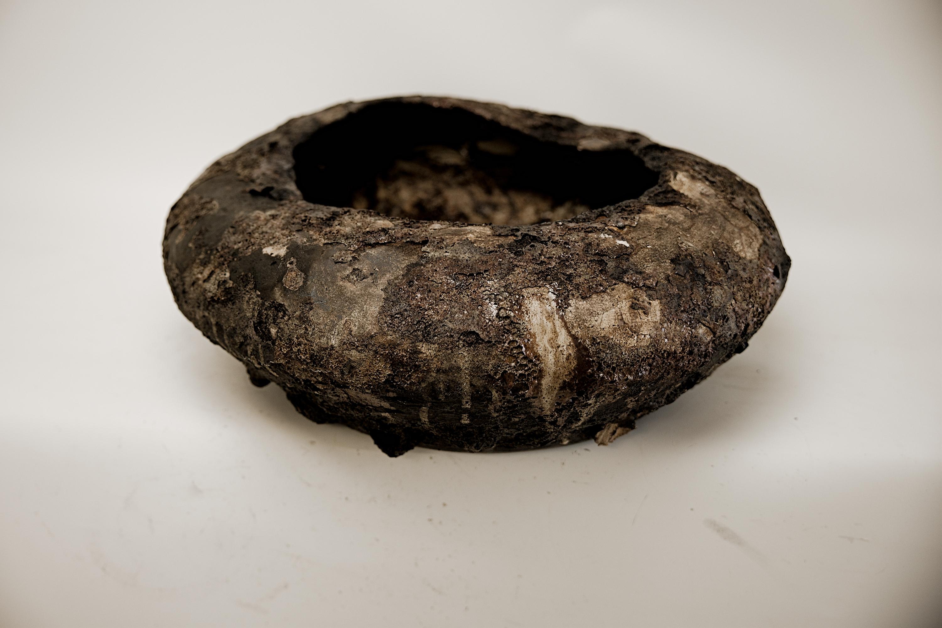 Americano Stoneware  Moody Bowl Lava Granite Textured- 22