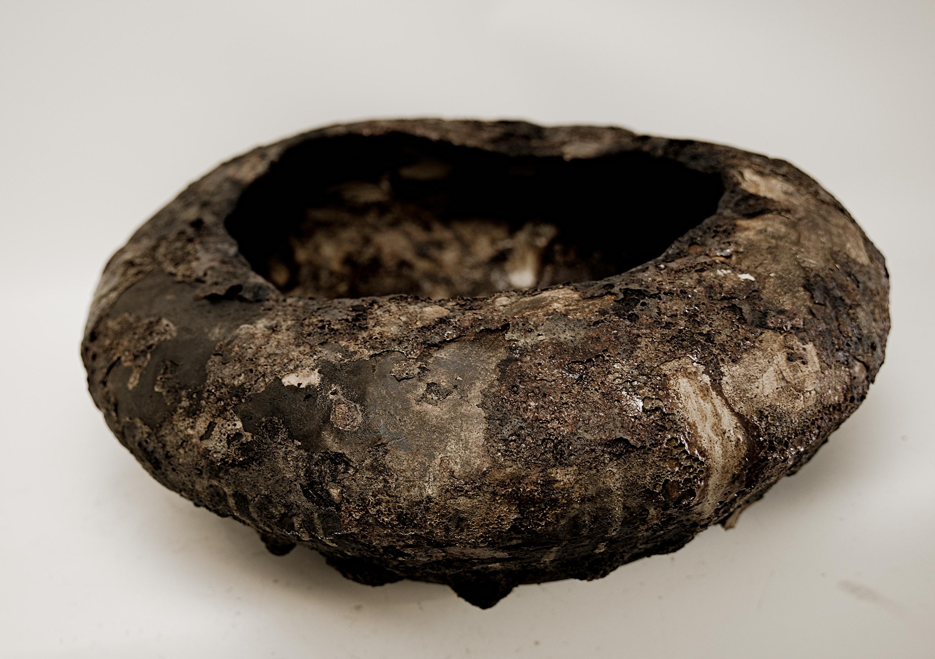 Fatto a mano Stoneware  Moody Bowl Lava Granite Textured- 22
