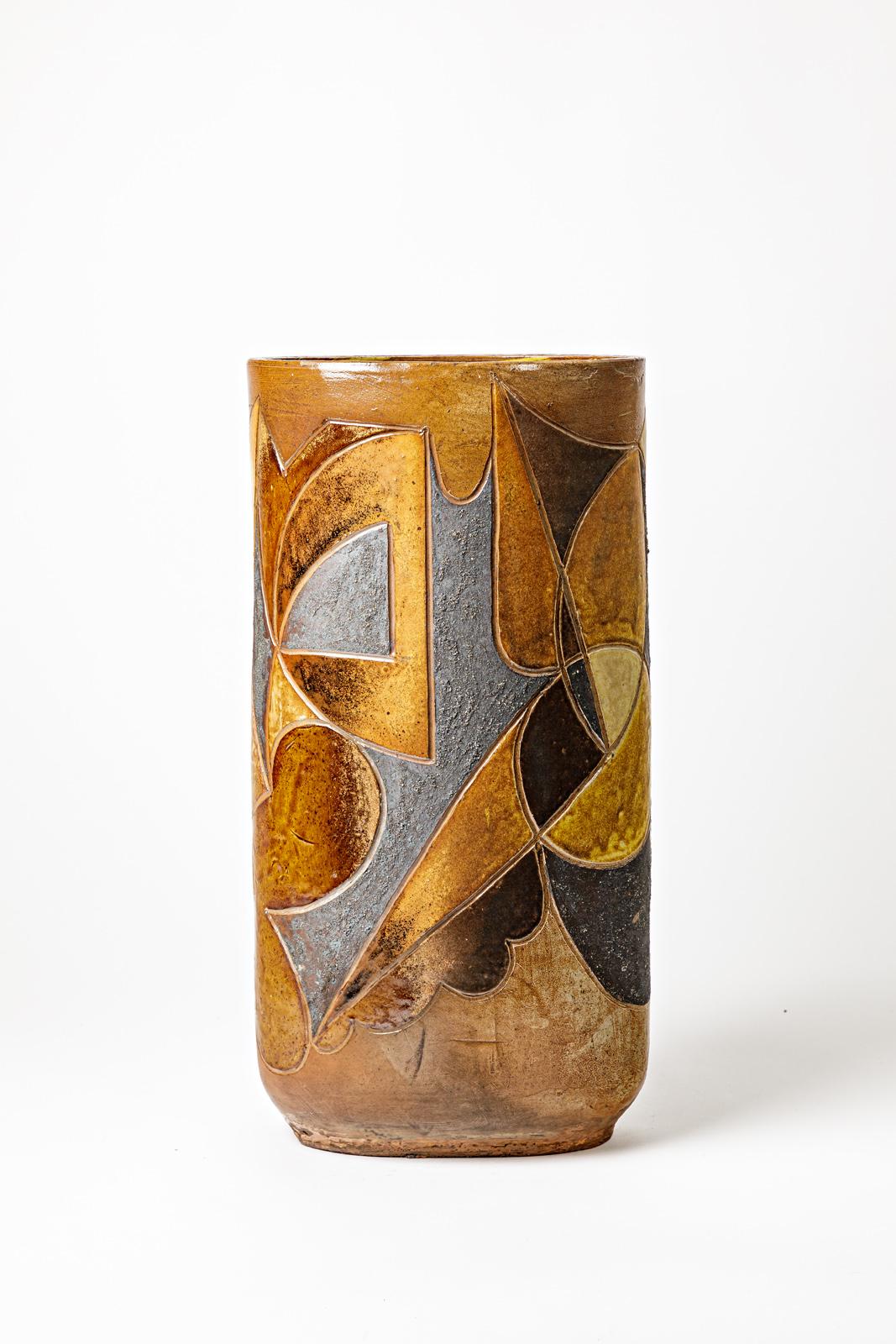 Eiförmige Vase aus Steingut mit abstraktem Dekor von Georges Martin.
Künstlersignatur auf dem Sockel. CIRCA 1970-1980. Einzigartiges Stück.
H : 19,9' x 7,7' x 10' Zoll.