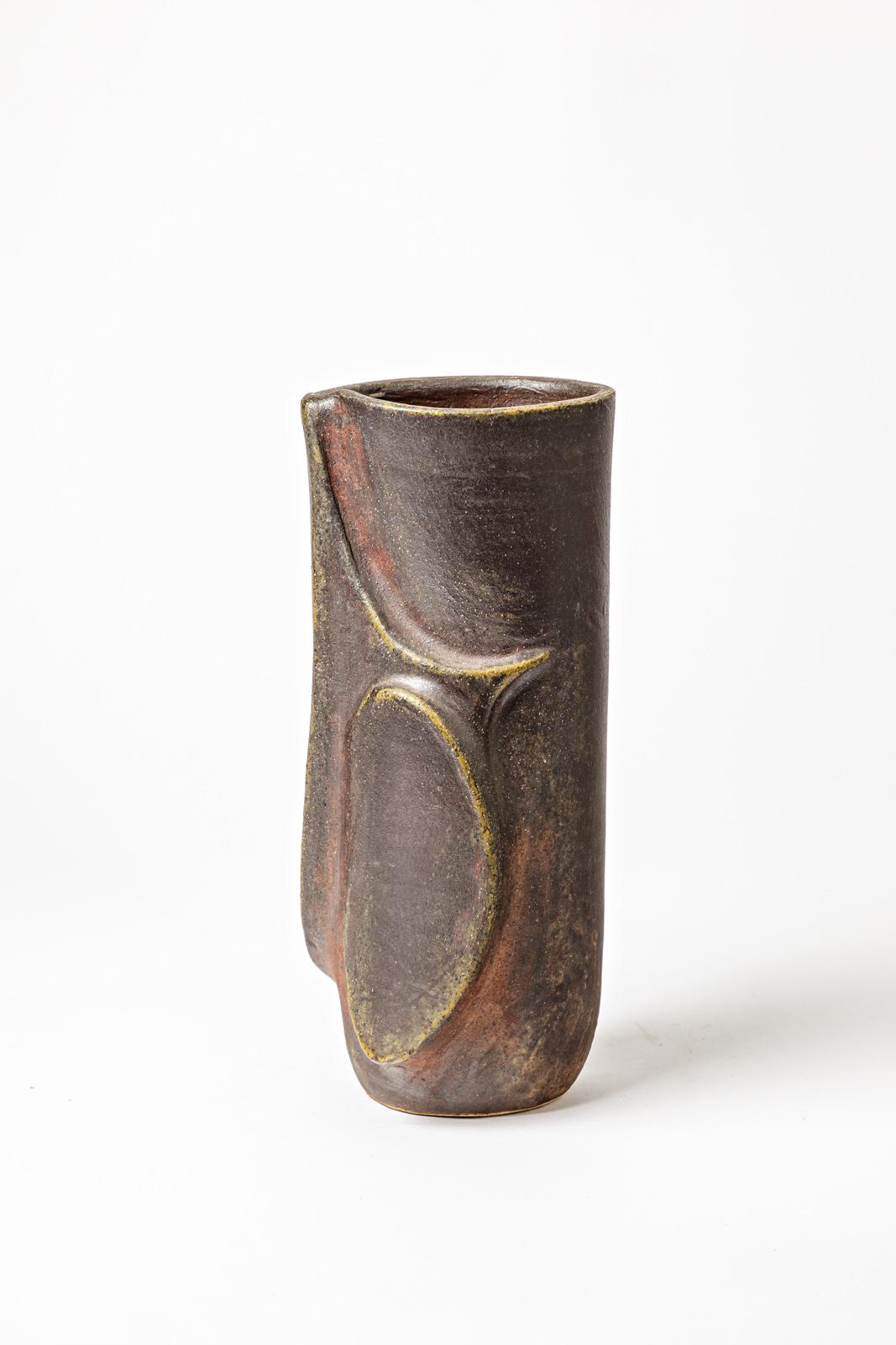 Eiförmige Vase aus Steingut mit abstraktem Dekor von Georges Martin.
Signatur des Künstlers auf einer Seite. CIRCA 1970-1980. Einzigartiges Stück.
H: 12,4' x 4,3' x 5,3' Zoll.