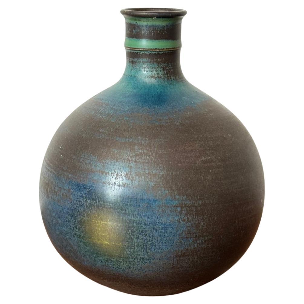 Stoneware round vase by Stig Lindberg for Gustavsberg For Sale