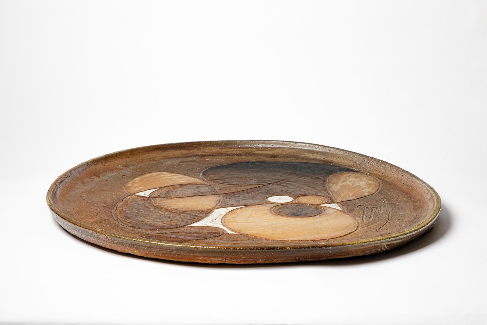 Skulpturaler Teller aus Steingut mit geometrischem Dekor von Georges Martin.
Künstlersignatur auf dem Sockel. CIRCA 1970-1980. Einzigartiges Stück.
H : 24,6 x 1,6 Zoll.