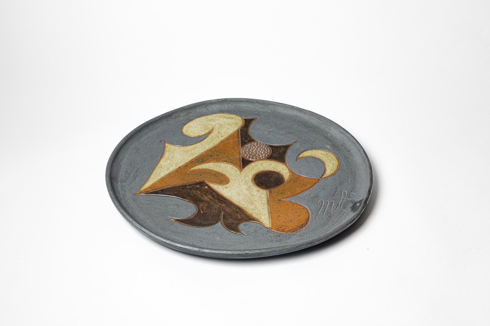 Skulpturaler Teller aus Steinzeug von Georges Martin, ca. 1970-1980. (Beaux Arts) im Angebot