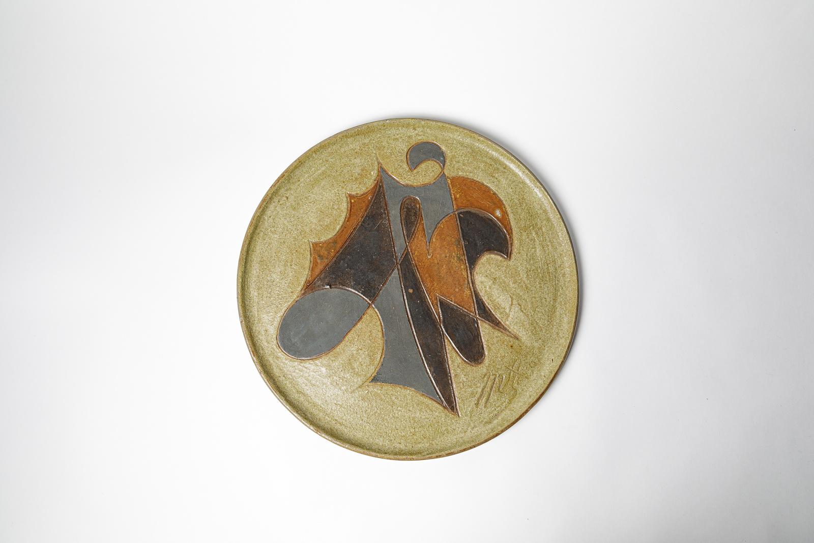 Plato escultórico de gres de Georges Martin, hacia 1970-1980. Francés en venta